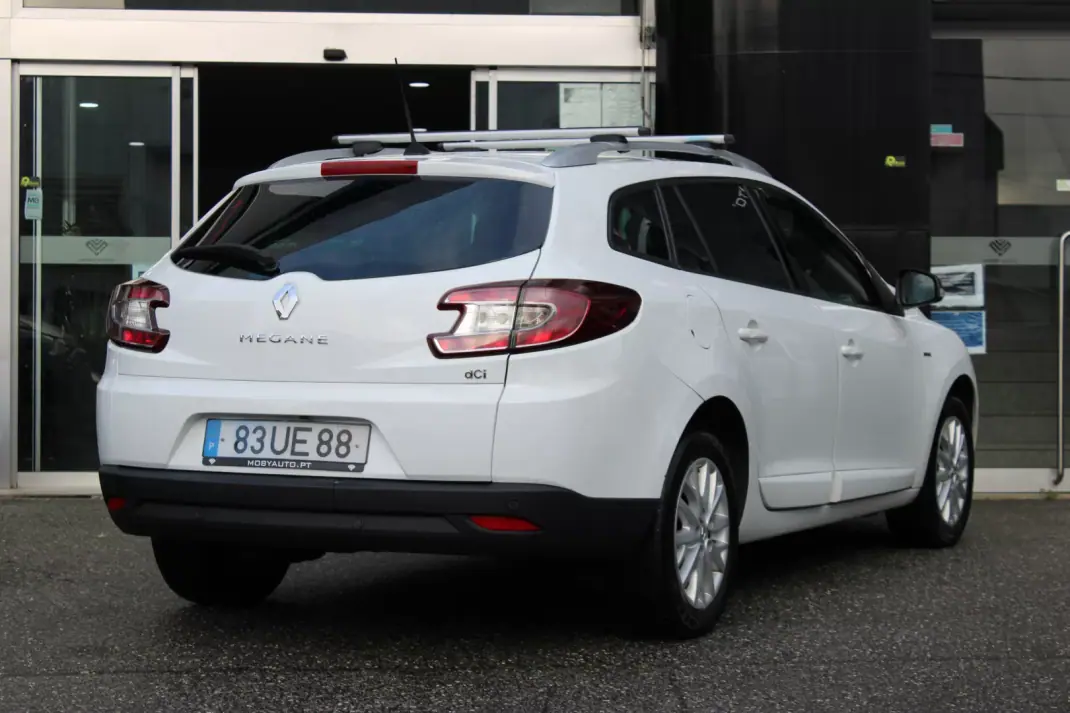 Renault Mégane Sport Tourer 2013 - 5900 EUR, 293129 km - AUTO.MOTO.pt - 293129km - foto 4 de 27