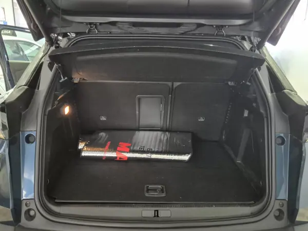Peugeot 3008 2021 - 25000 EUR, 75000 km - AUTO.MOTO.pt - 75000km - foto 35 de 44