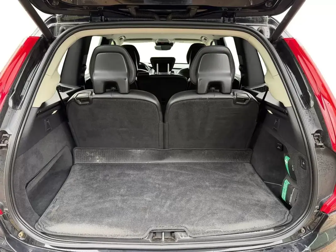 Volvo XC 90 2018 - 28990 EUR, 237257 km - 237257km - foto 8 de 16