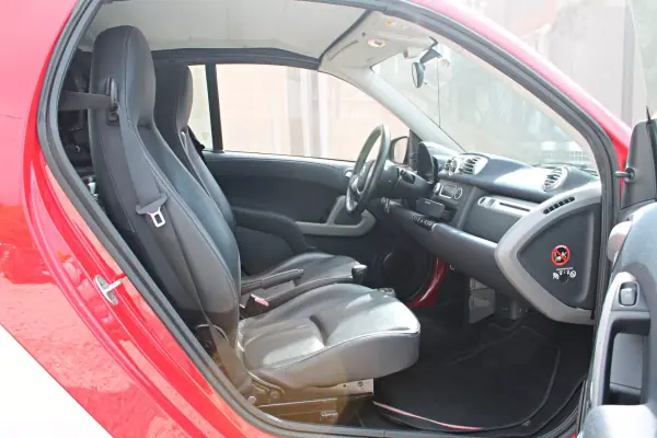 Smart Fortwo Cabrio 2014 - 8450 EUR, 58490 km - AUTO.MOTO.pt - 58490km - foto 13 de 18