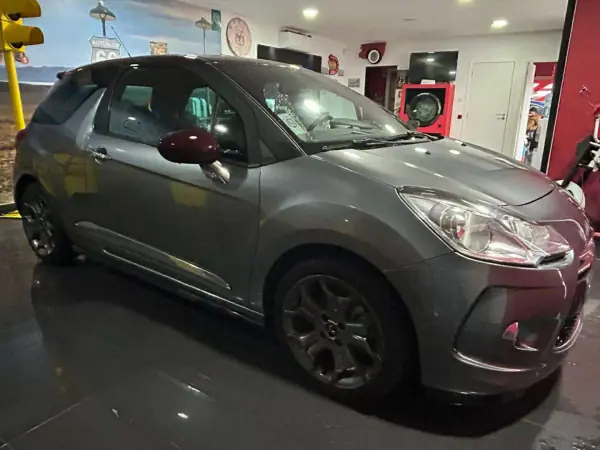 Citroën DS3 2010 - 7000 EUR, 287000 km - AUTO.MOTO.pt - 287000km - foto 5 de 13