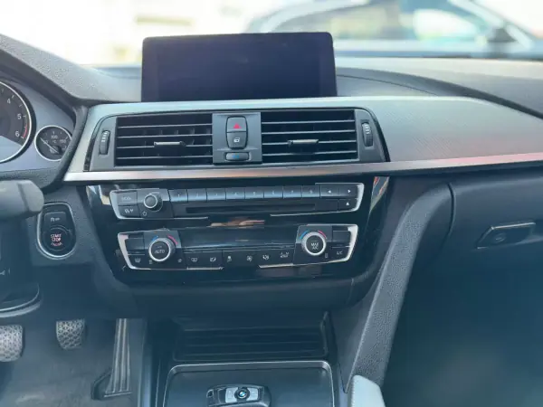 BMW 418 Gran Coupé 2018 - 18900 EUR, 218060 km - AUTO.MOTO.pt - 218060km - foto 10 de 25