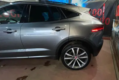 Jaguar E-Pace 2018 - 20899 EUR, 129000 km - 129000km - foto 20 de 48