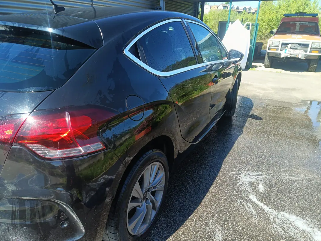 Citroën DS4 2012 - 6500 EUR, 245000 km - AUTO.MOTO.pt - 245000km - foto 10 de 12