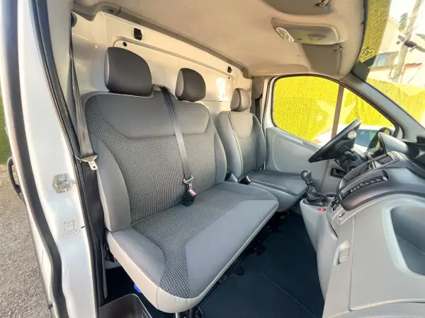 Opel Vivaro 2014 - 10990 EUR, 322000 km - 322000km - foto 13 de 21