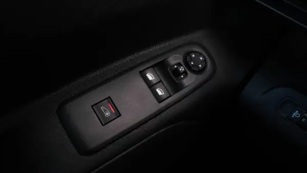 Peugeot Partner L2 caixa automática 130cv 2019 - 17900 EUR, 163000 km - AUTO.MOTO.pt - 163000km - foto 22 de 30