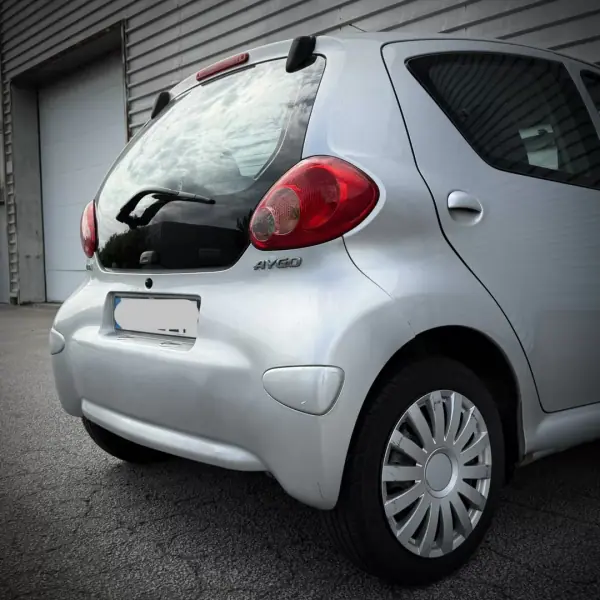 Toyota Aygo 2006 - 6500 EUR, 156009 km - AUTO.MOTO.pt - 156009km - foto 6 de 11