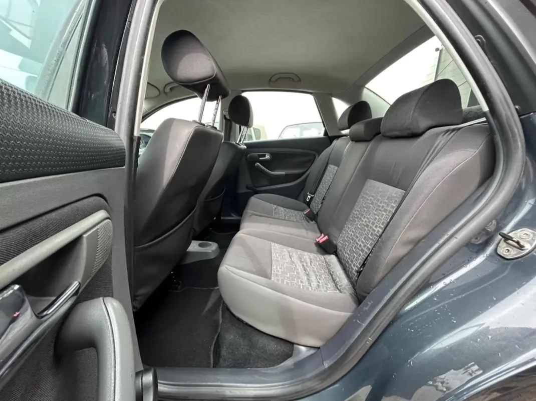 SEAT Cordoba 2007 - 5250 EUR, 243708 km - AUTO.MOTO.pt - 243708km - foto 15 de 19