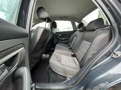 SEAT Cordoba 2007 - 5250 EUR, 243708 km - AUTO.MOTO.pt - 243708km - foto 15 de 19