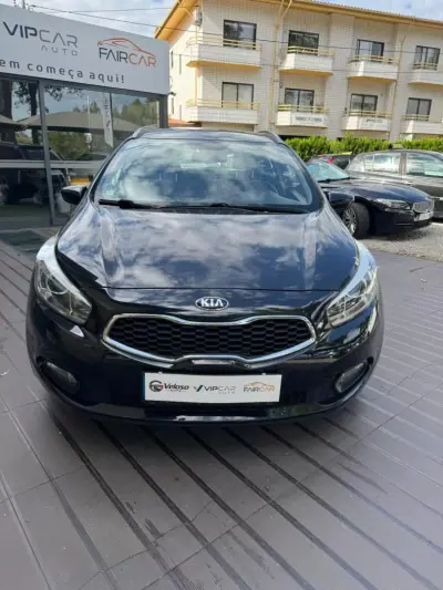 Kia Ceed SW 2015 - 8300 EUR, 151000 km - AUTO.MOTO.pt - 151000km - foto 2 de 13