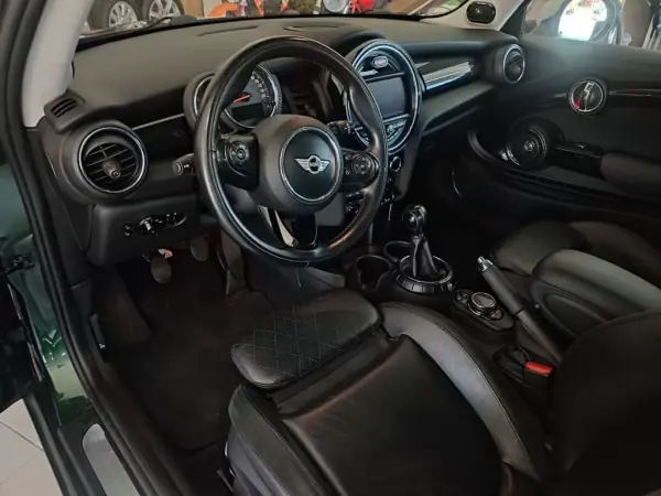 MINI Cooper 2014 - 14900 EUR, 146000 km - AUTO.MOTO.pt - 146000km - foto 11 de 23