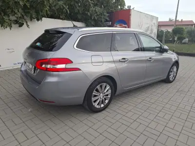 Peugeot 308 SW 2021 - 13490 EUR, 46850 km - 46850km - foto 27 de 28