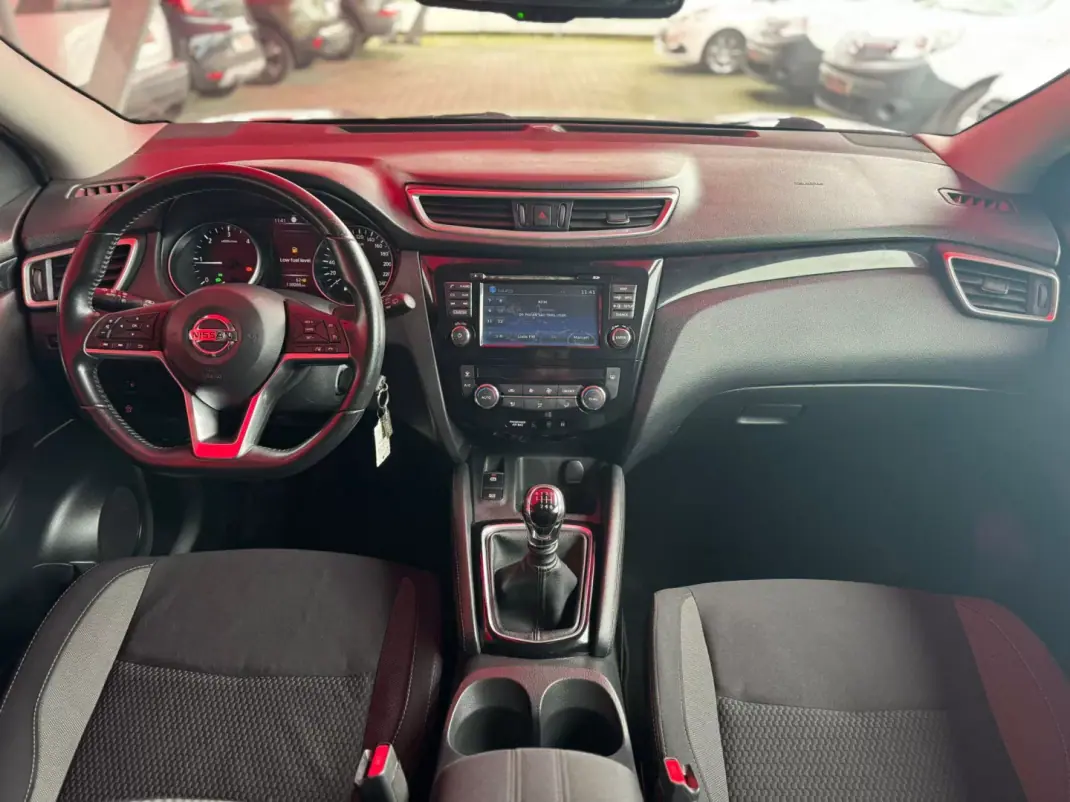 Nissan Qashqai 2018 - 18500 EUR, 118088 km - AUTO.MOTO.pt - 118088km - foto 9 de 16