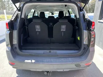 Peugeot 5008 2017 - 13900 EUR, 200000 km - AUTO.MOTO.pt - 200000km - foto 48 de 49