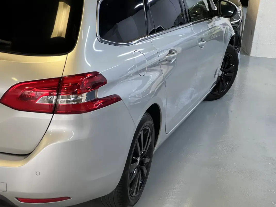 Peugeot 308 SW 2014 - 6990 EUR, 298000 km - AUTO.MOTO.pt - 298000km - foto 21 de 37