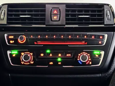 BMW 318 2013 - 16990 EUR, 249800 km - AUTO.MOTO.pt - 249800km - foto 35 de 38