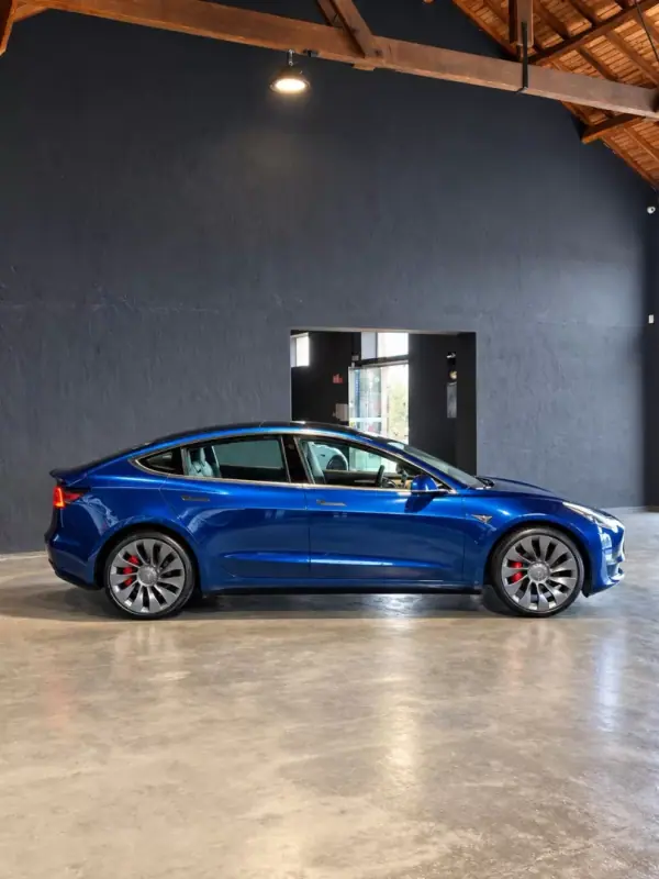 Tesla Model 3 2023 — foto 3 de 23