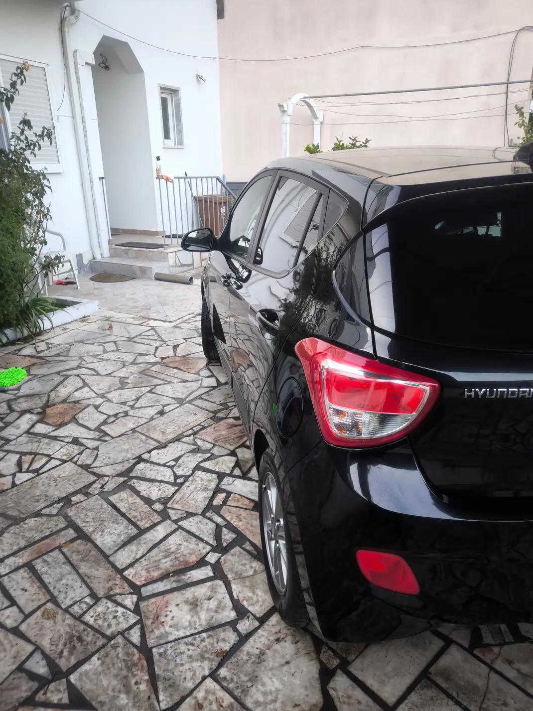 Hyundai i10 2016 - 8990 EUR, 75000 km - 75000km - foto 8 de 14