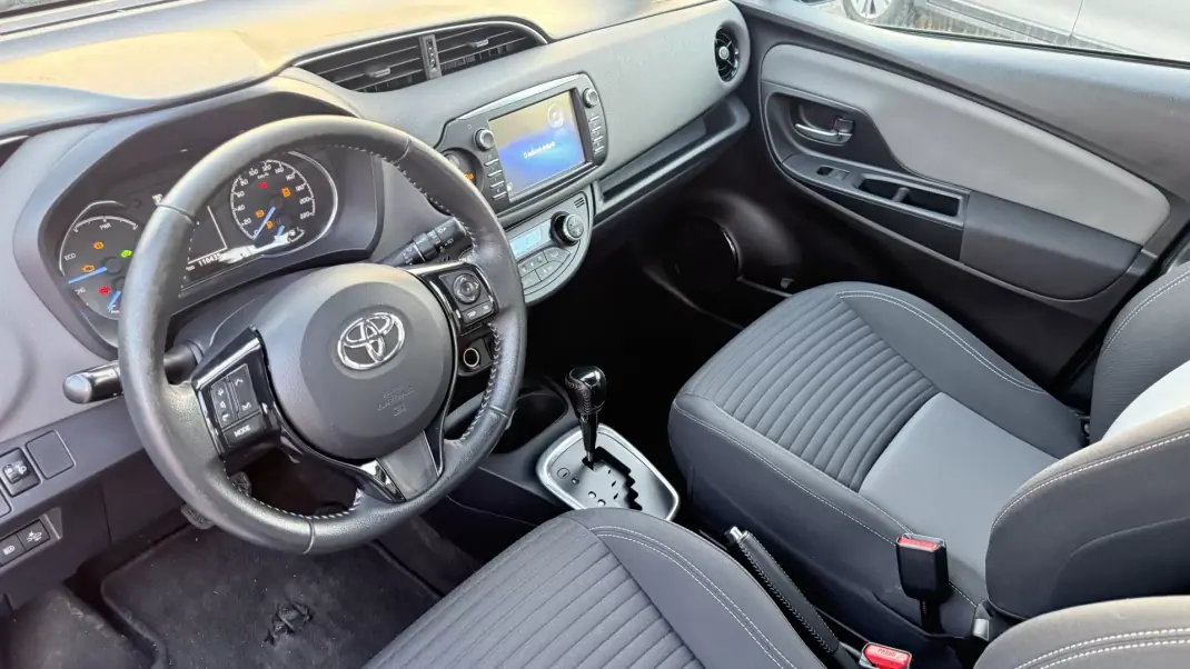 Toyota Yaris 2019 - 13880 EUR, 116435 km - AUTO.MOTO.pt - 116435km - foto 4 de 33
