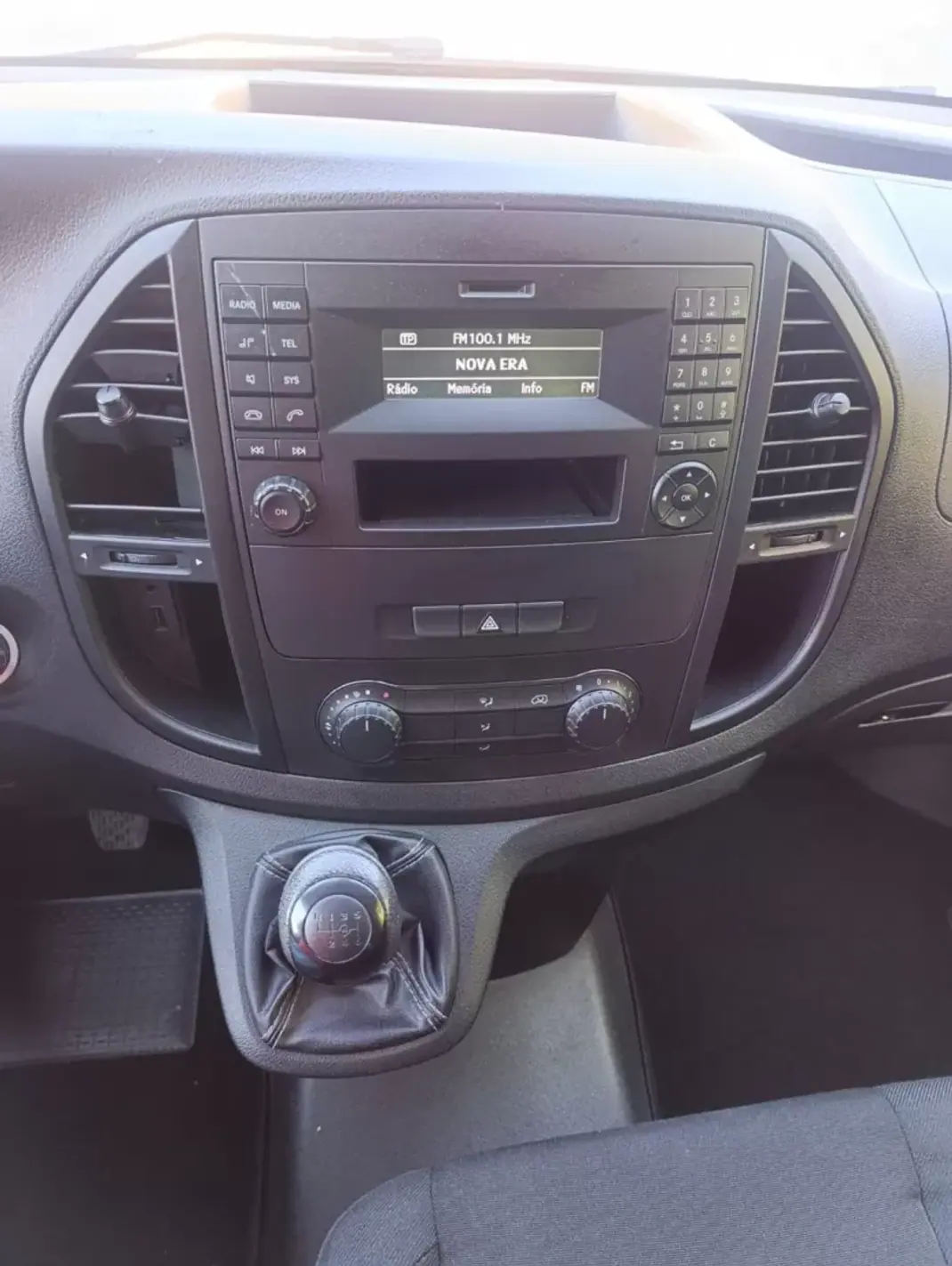 Mercedes-Benz 2017 - 18500 EUR, 74796 km - AUTO.MOTO.pt - 74796km - foto 9 de 17