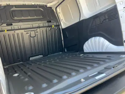 Peugeot Partner 2025 - 19750 EUR, 29000 km - 29000km - foto 6 de 68