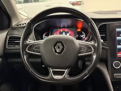 Renault Mégane 2016 - 12990 EUR, 118000 km - AUTO.MOTO.pt - 118000km - foto 24 de 30