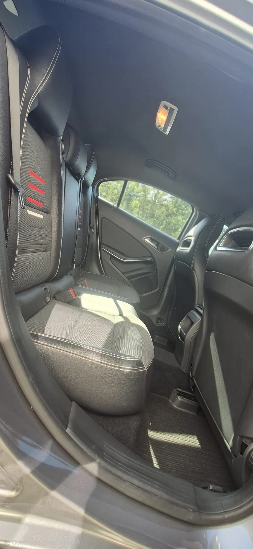 Mercedes-Benz A 180 2018 - 18500 EUR, 143000 km - 143000km - foto 11 de 13