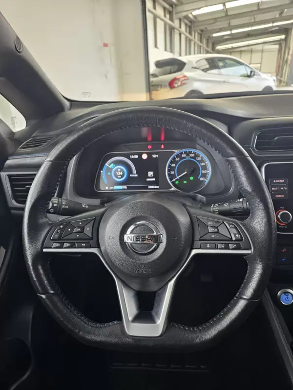 Nissan Leaf 2019 - 19500 EUR, 25097 km - AUTO.MOTO.pt - 25097km - foto 35 de 41