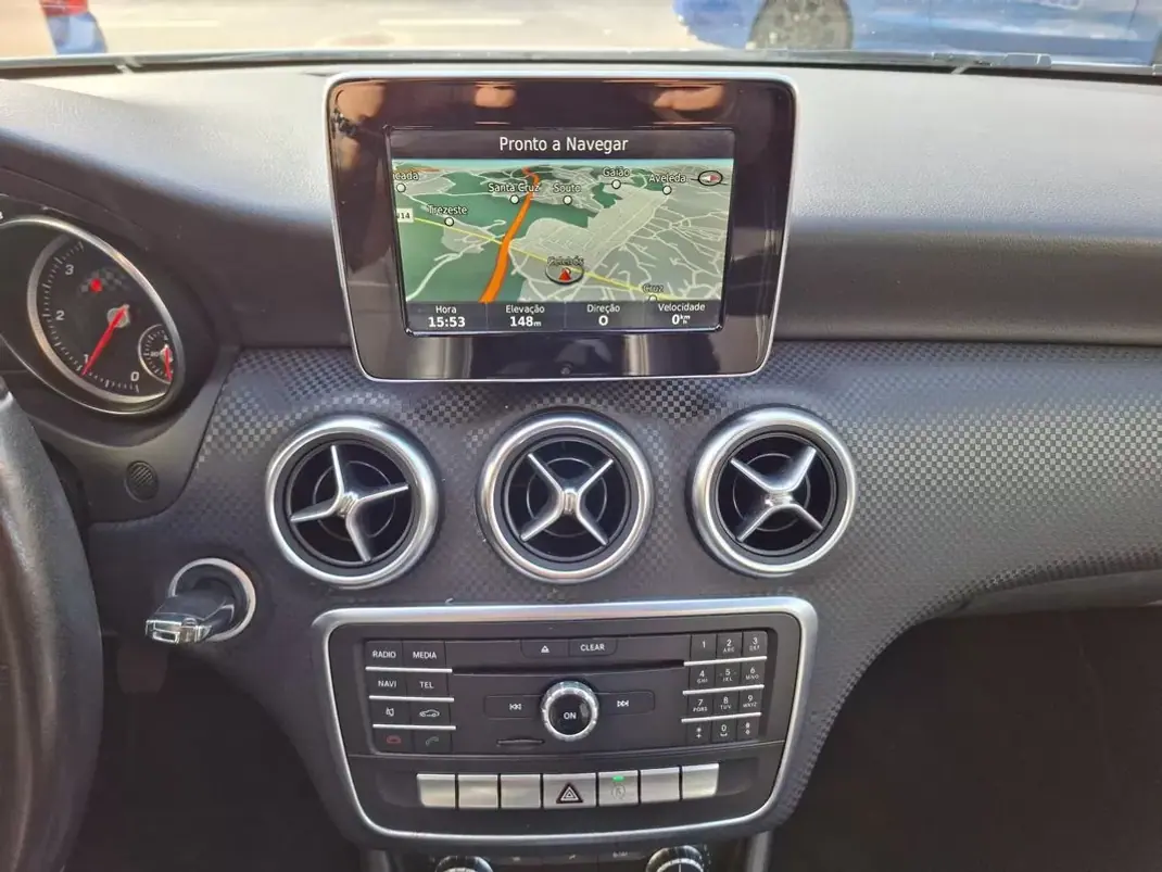 Mercedes-Benz A 180 2017 - 16900 EUR, 125000 km - AUTO.MOTO.pt - 125000km - foto 27 de 31