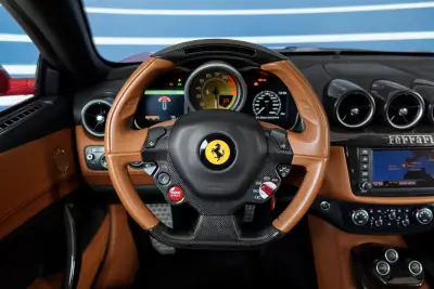 Ferrari FF 2013 - 245000 EUR, 33494 km - AUTO.MOTO.pt - 33494km - foto 9 de 26
