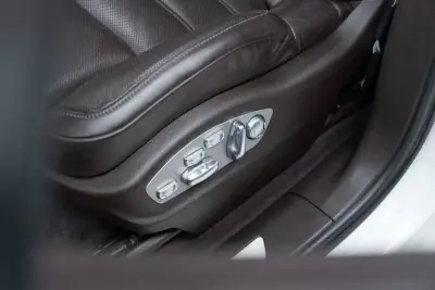 Porsche Macan 2016 - 49950 EUR, 131000 km - AUTO.MOTO.pt - 131000km - foto 24 de 53