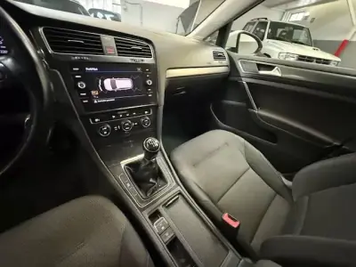 Volkswagen Golf Variant 2018 - 8999 EUR, 290000 km - AUTO.MOTO.pt - 290000km - foto 6 de 9