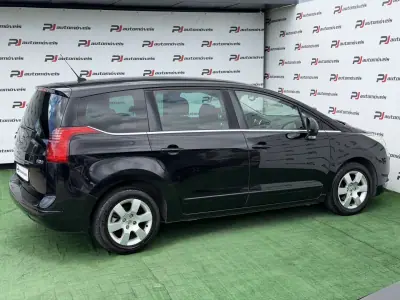 Peugeot 5008 2010 - 7500 EUR, 191000 km - AUTO.MOTO.pt - 191000km - foto 7 de 17