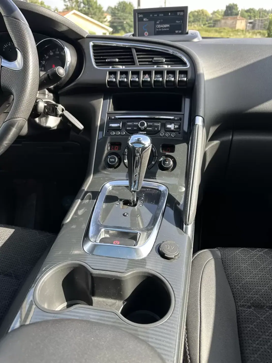 Peugeot 3008 2014 - 8900 EUR, 220000 km - AUTO.MOTO.pt - 220000km - foto 53 de 62