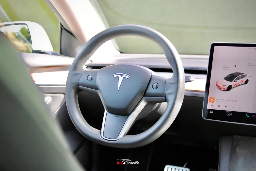 Tesla Model 3 2021 - 32400 EUR, 70000 km - AUTO.MOTO.pt - 70000km - foto 38 de 39