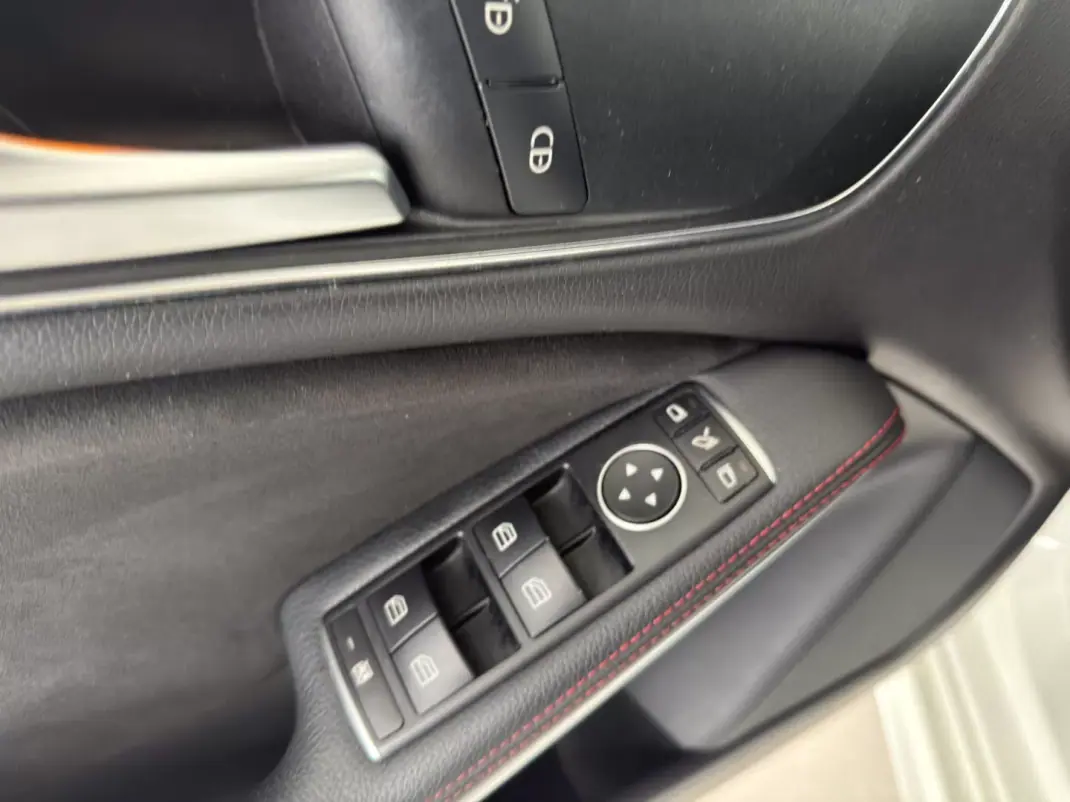 Mercedes-Benz CLA 220 2017 - 18900 EUR, 246604 km - AUTO.MOTO.pt - 246604km - foto 8 de 29