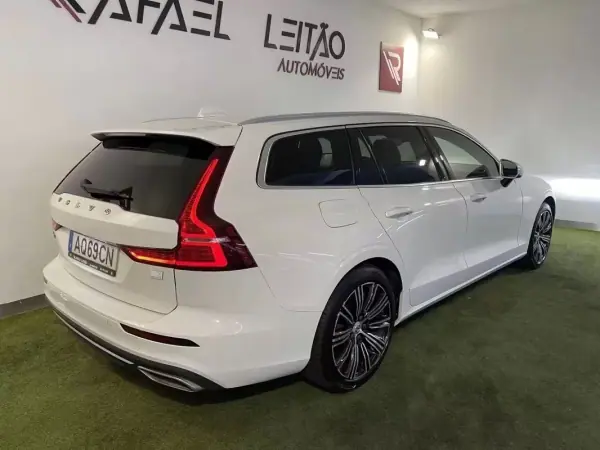 Volvo V60 2022 - 31900 EUR, 71000 km - AUTO.MOTO.pt - 71000km - foto 7 de 29