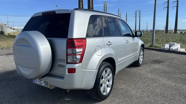 Suzuki Grand Vitara 2009 - 9900 EUR, 121000 km - AUTO.MOTO.pt - 121000km - foto 5 de 18