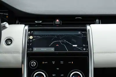 Land Rover Discovery Sport 2021 - 36950 EUR, 63000 km - AUTO.MOTO.pt - 63000km - foto 32 de 59