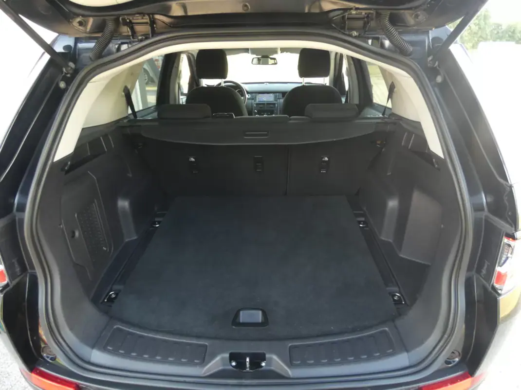 Land Rover Discovery Sport 2016 - 18750 EUR, 220000 km - AUTO.MOTO.pt - 220000km - foto 7 de 30