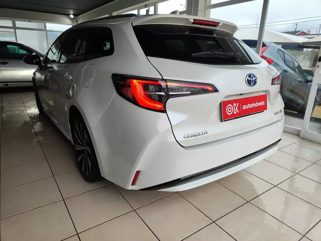 Toyota Corolla Touring Sports 2021 - 21950 EUR, 114000 km - AUTO.MOTO.pt - 114000km - foto 7 de 35