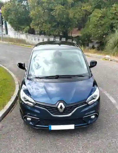 Renault Scénic 2019 - 13850 EUR, 196964 km - AUTO.MOTO.pt - 196964km - foto 8 de 15
