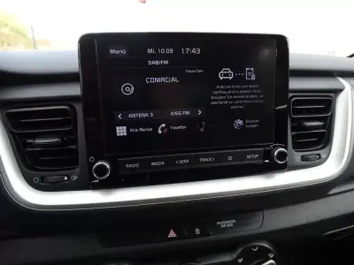 Kia Stonic 2021 - 13500 EUR, 59472 km - AUTO.MOTO.pt - 59472km - foto 8 de 25