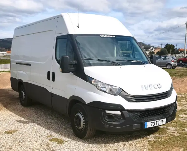 Iveco Daily 2.3 35 S 140 Isotérmica 2017 - 16990 EUR, 330322 km - AUTO.MOTO.pt - 330322km - foto 3 de 10