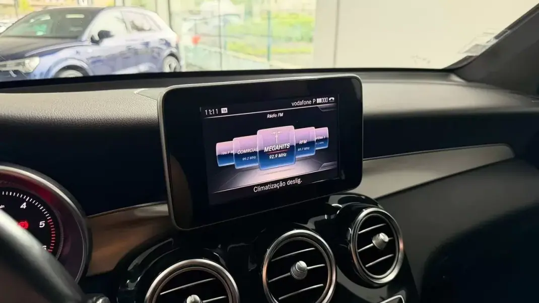 Mercedes-Benz GLC 250 2017 - 38490 EUR, 96900 km - AUTO.MOTO.pt - 96900km - foto 19 de 27