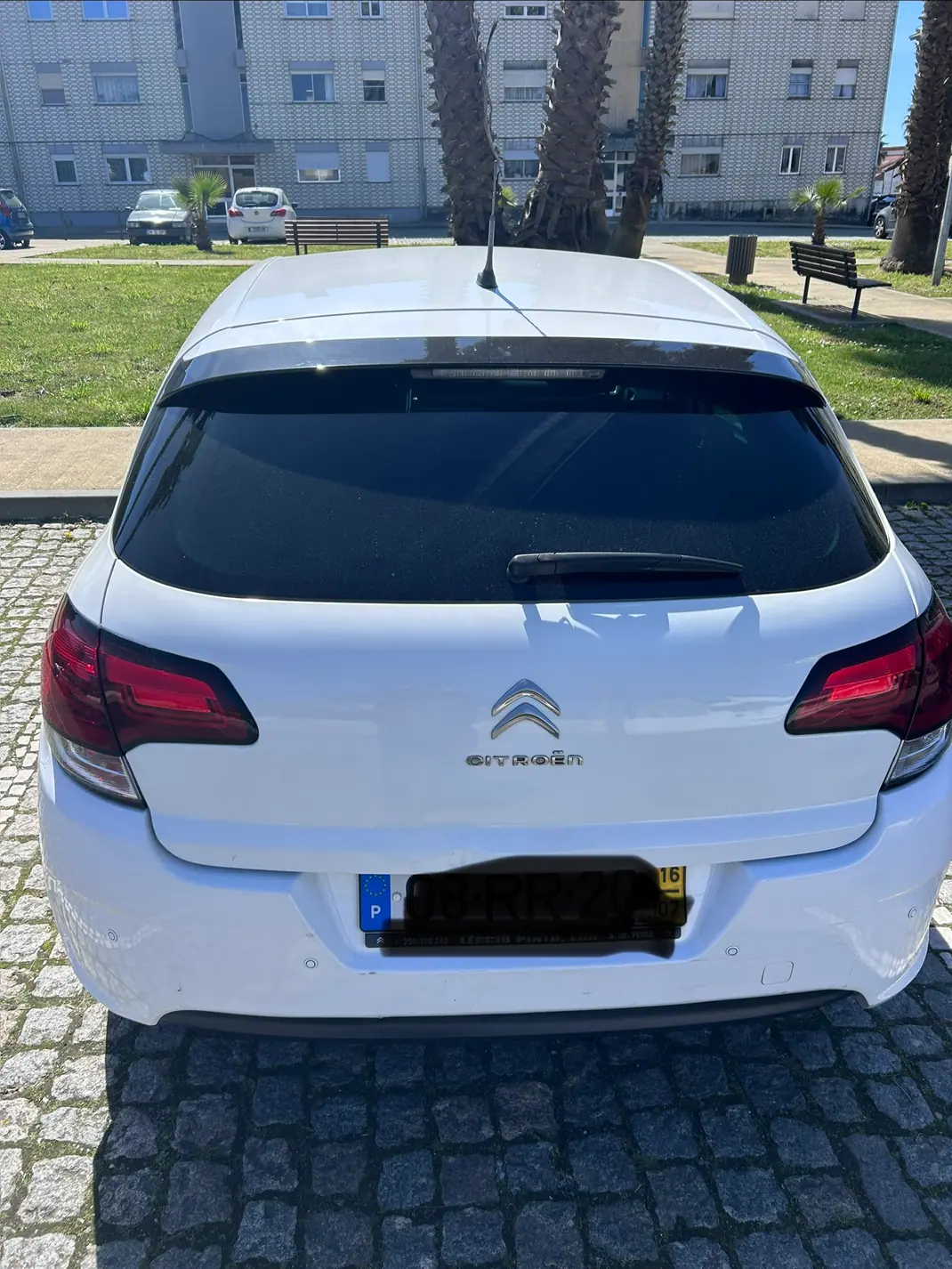 Citroën C4 2016 - 12900 EUR, 108000 km - AUTO.MOTO.pt - 108000km - foto 2 de 10