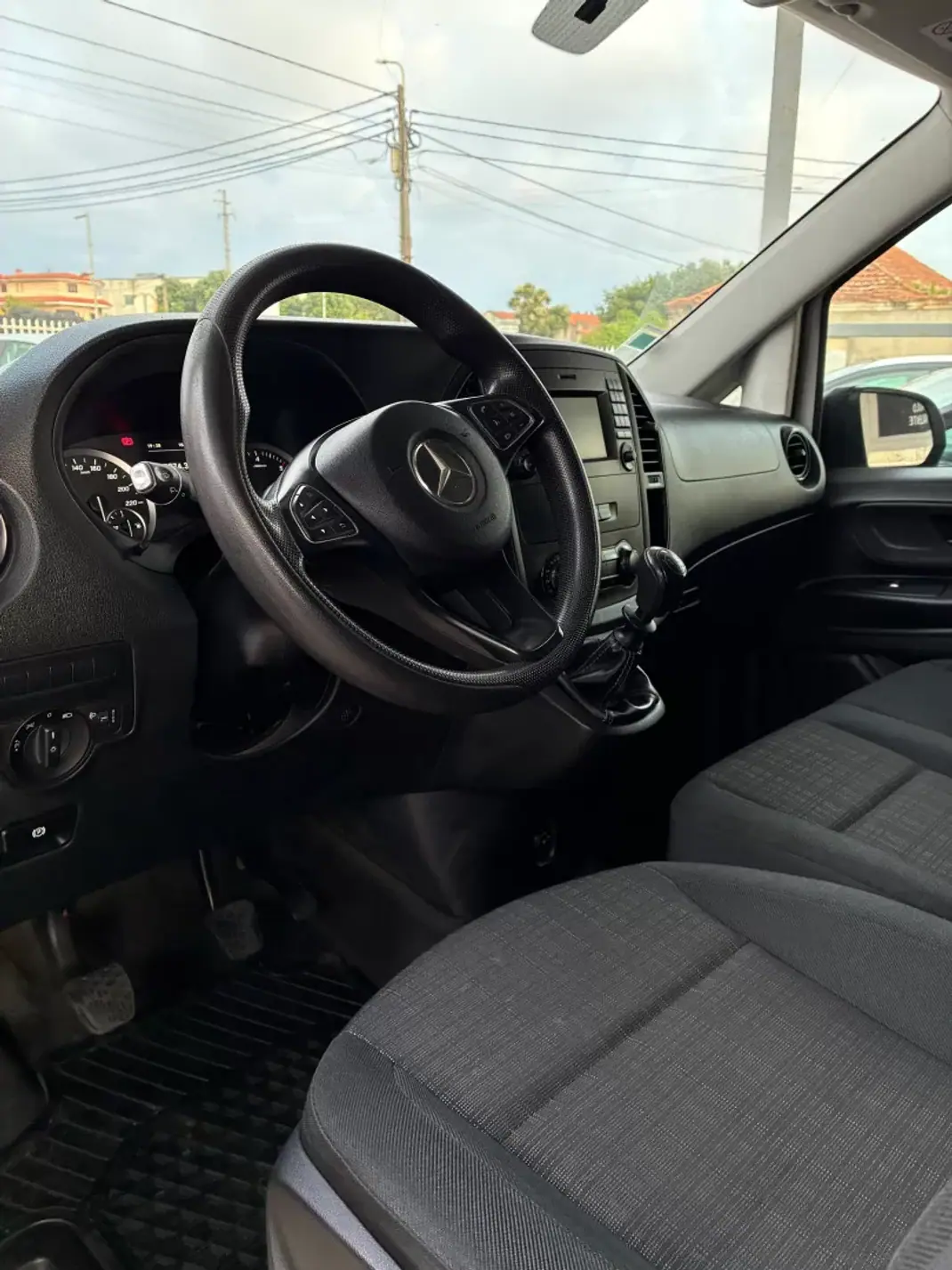 Mercedes-Benz VITO 109 CDI 3L 2019 - 16900 EUR, 177000 km - AUTO.MOTO.pt - 177000km - foto 12 de 14