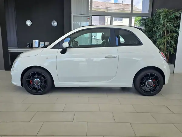 Fiat 500C 2014 - 9990 EUR, 69691 km - AUTO.MOTO.pt - 69691km - foto 4 de 38