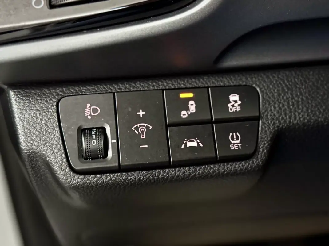 Kia Stonic 2019 - 15750 EUR, 68000 km - AUTO.MOTO.pt - 68000km - foto 46 de 60