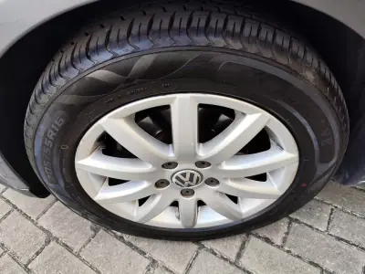 Volkswagen Jetta 2006 - 6500 EUR, 192000 km - AUTO.MOTO.pt - 192000km - foto 20 de 25